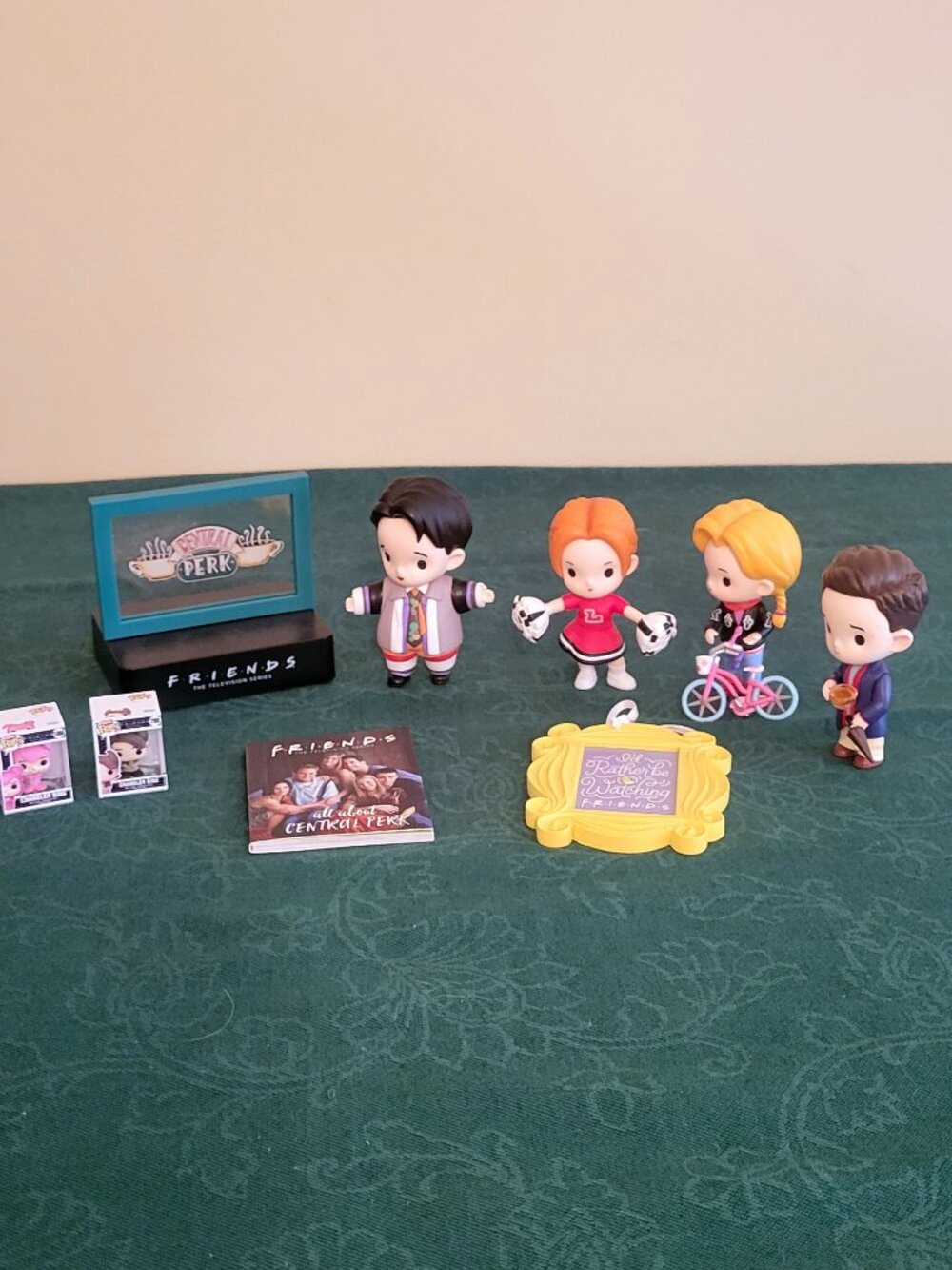 Friends Bundle! POPMART